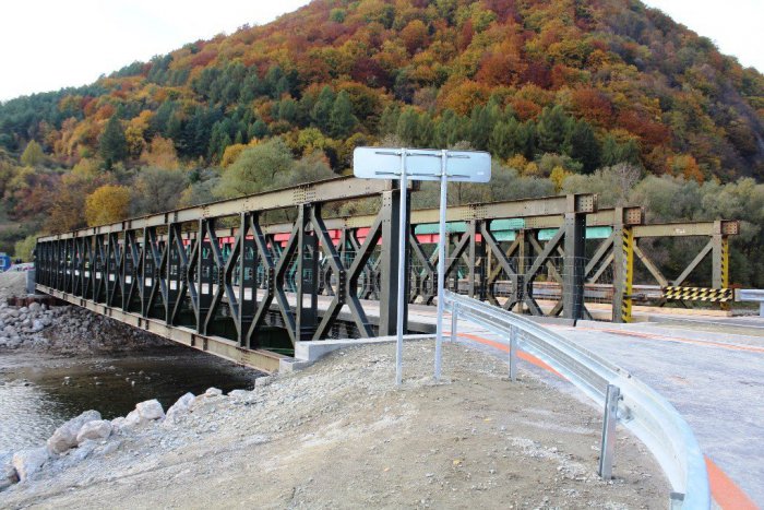 Ilustračný obrázok k článku Ťažko skúšaní žilinskí vodiči sa nepotešia: Most nad Kysucou zavrú na celý mesiac!