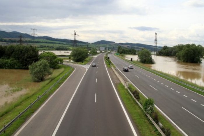 Ilustračný obrázok k článku Diaľnica do Poľska sa stane realitou: Cena úseku kysuckej D3 je 330 miliónov €