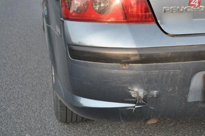 Ilustračný obrázok k článku Kuriózna nehoda dvoch áut na Hájiku: Policajti dali vodičovi fúkať, avšak...