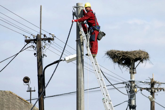 Ilustračný obrázok k článku V našom meste budú viaceré odstávky, vopred si pozrite, či sa vás to týka: Komu a kedy nepôjde elektrina?