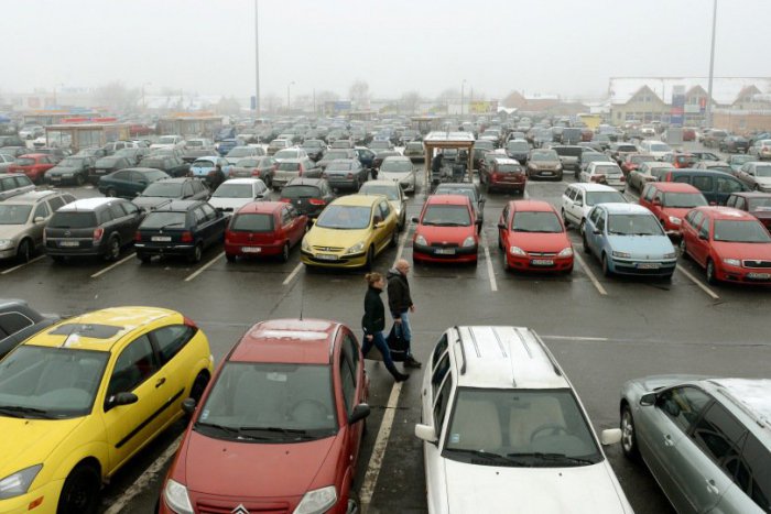 Ilustračný obrázok k článku Problémy s parkovaním na žilinských sídliskách: Riešením má byť výstavba hromadných garáží a parkovacích domov!