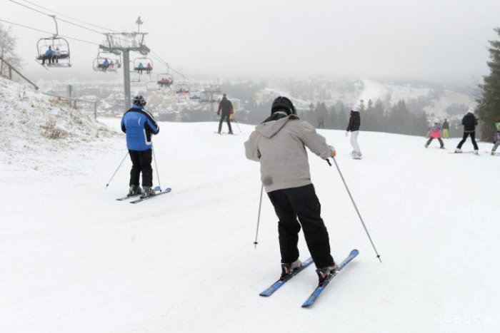 Ilustračný obrázok k článku Kam na lyžiach v okolí Žiliny? Pozrite si prehľad aktuálnych podmienok lyžiarskych stredísk