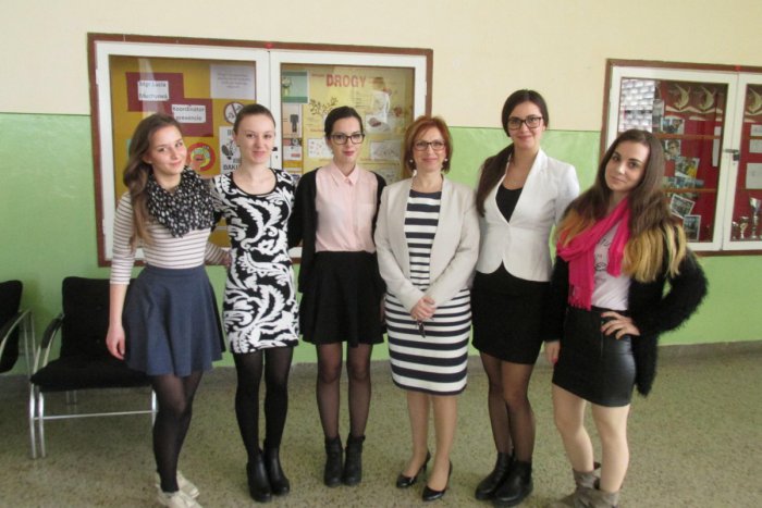 Ilustračný obrázok k článku Skúška dospelosti odštartovala aj v našom meste: Reportáž z maturít na žilinskom gymnáziu