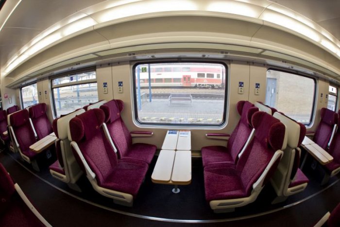 Ilustračný obrázok k článku Štátne IC vlaky už brázdia koľajnice, aké zmeny čakajú cestujúcich?