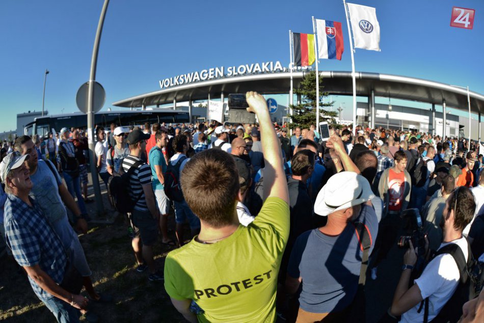 Ilustračný obrázok k článku SVET O SLOVENSKU: Rozpútali sme platovú revolúciu v strednej Európe