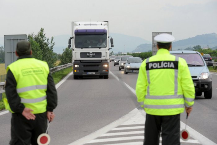 Ilustračný obrázok k článku Aktuálne info na ráno: Na týchto cestách v Žilinskom kraji stretnete policajtov!