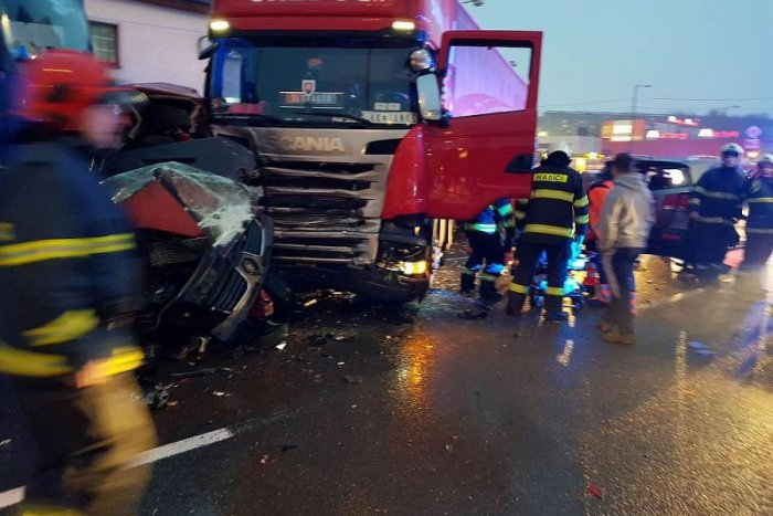 Ilustračný obrázok k článku Hromadná nehoda na Košickej: Zrazilo sa 7 áut, hasiči hlásia zranených! FOTO, VIDEO