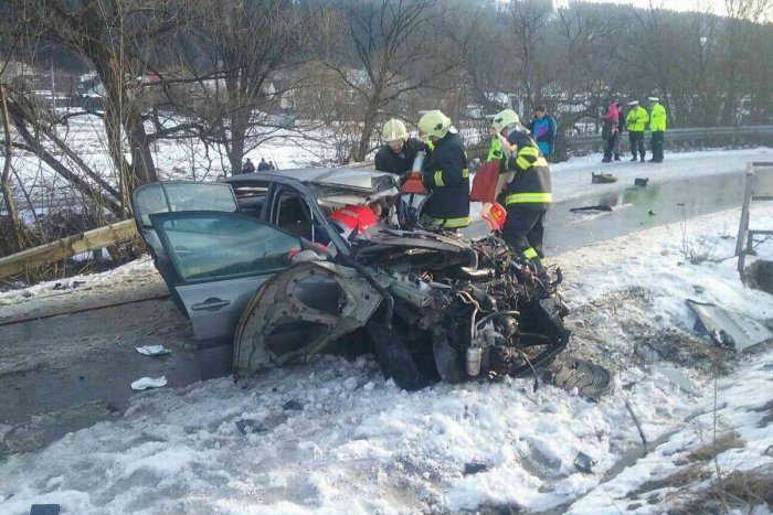 Ilustračný obrázok k článku FOTO z miesta otrasnej nehody neďaleko Žiliny: Zrážka auta s vlakom!