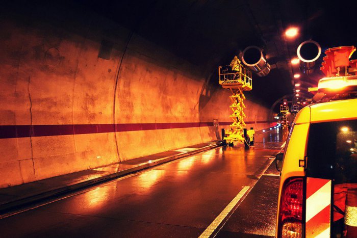 Ilustračný obrázok k článku Tunel Považský Chlmec bude odstavený: Pozrite si presné časy, kedy sa úseku vyhnúť