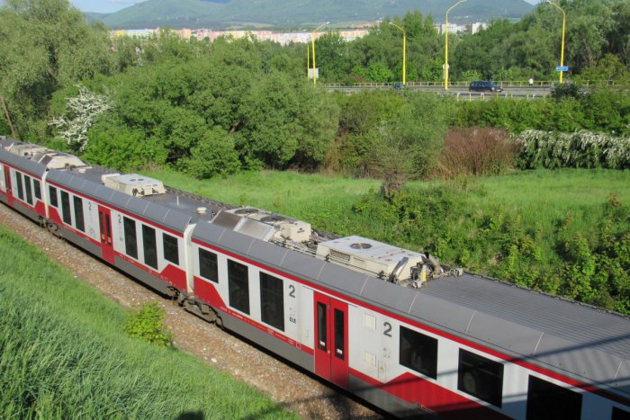 Ilustračný obrázok k článku Vlaky do Bytčice nebudú premávať: Pozrite, ktoré z nich nahradia autobusy
