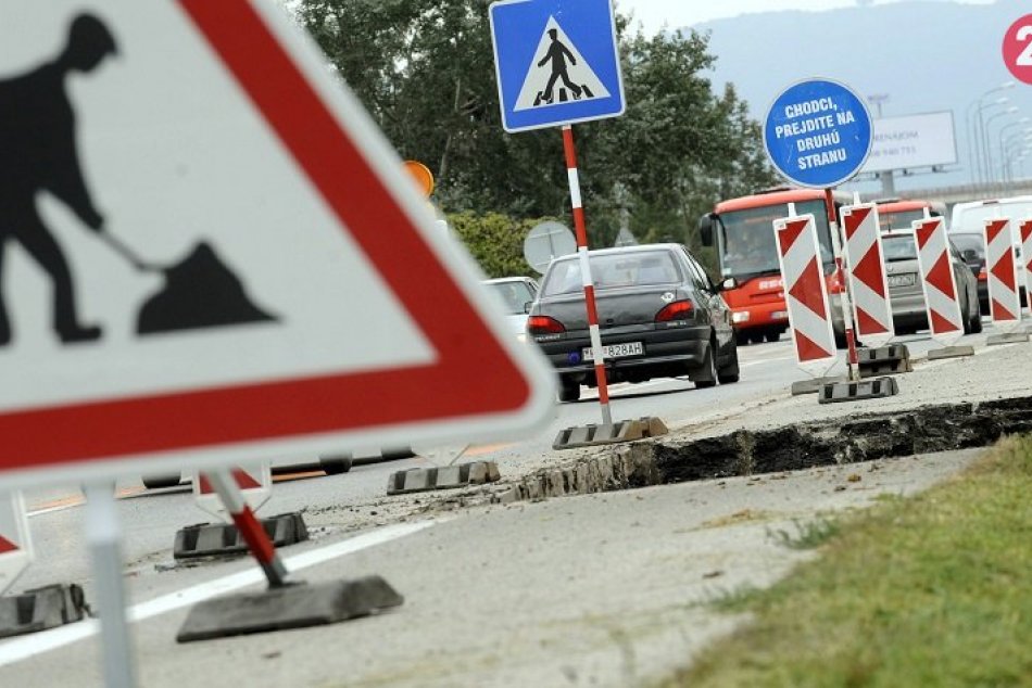 Ilustračný obrázok k článku Obmedzenie dopravy smerom na Kysuce: Vodiči, využite náhradné trasy