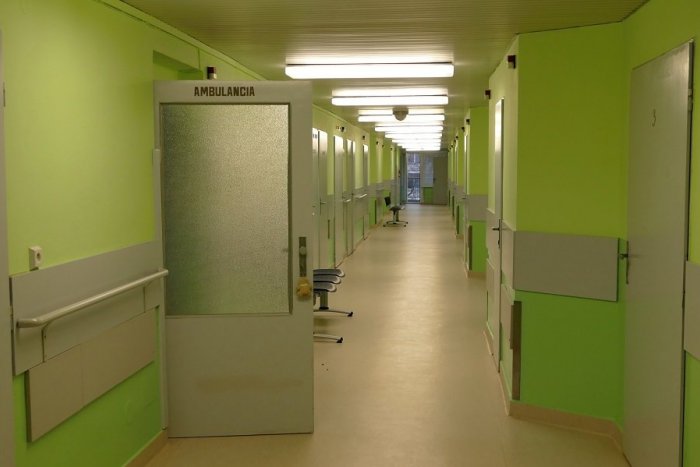Ilustračný obrázok k článku Nemocnica v Žiline bojuje s výpadkom zdravotníkov: V karanténe je 120 pracovníkov