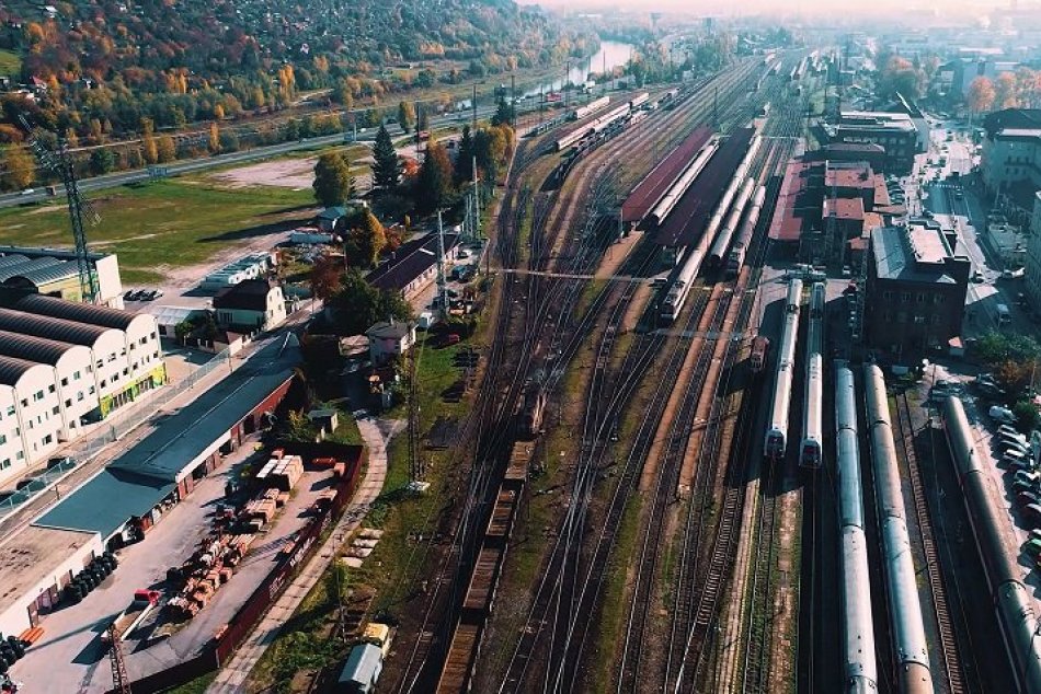 Ilustračný obrázok k článku Železnica v Žiline a okolí sa výrazne PREROBÍ: Ako to bude so stanicou? VIDEO