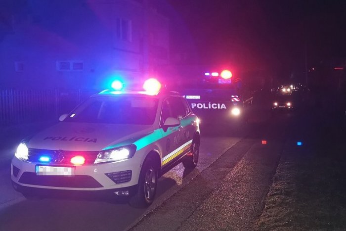 Ilustračný obrázok k článku Rukojemnícka dráma sa skončila tragicky: Polícia našla v dome nehybné telo, VIDEO
