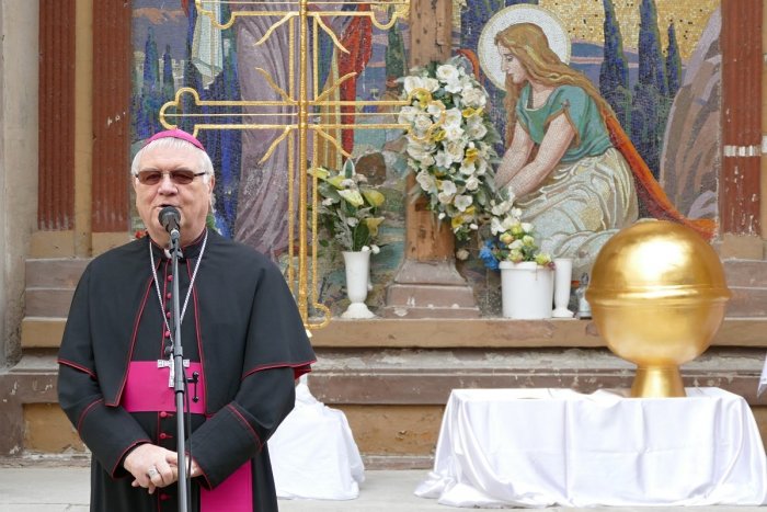 Ilustračný obrázok k článku Žilinského biskupa Tomáša Galisa hospitalizovali, má COVID-19