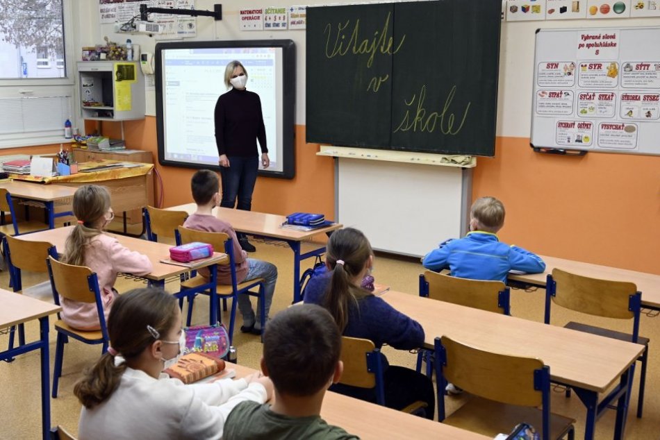 Ilustračný obrázok k článku Odvážny plán žilinského krízového štábu: Od pondelka otvárajú školy aj škôlky