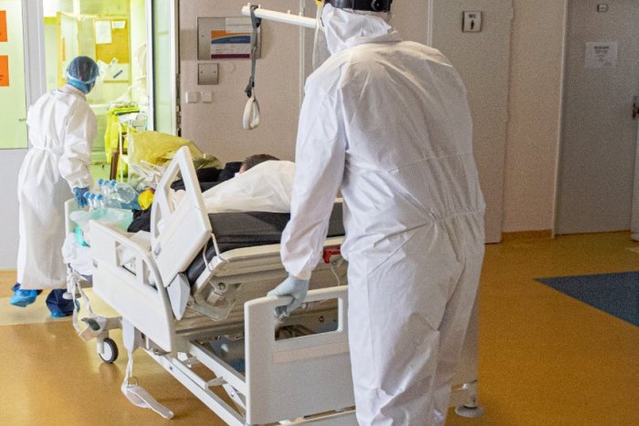 Ilustračný obrázok k článku Žilinská nemocnica sprísnila opatrenia: Od soboty platí ZÁKAZ návštev na lôžkových oddeleniach
