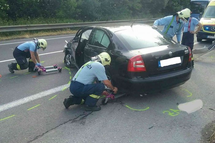 Ilustračný obrázok k článku Vážna nehoda v Žiline: Zrážka troch áut a dodávky, niekoľko zranených!