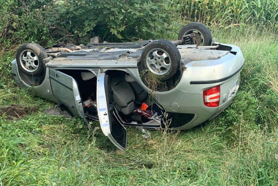 Ilustračný obrázok k článku Vážna nehoda na severnom Slovensku: Tri autá zleteli z cesty, zranilo sa osem ľudí