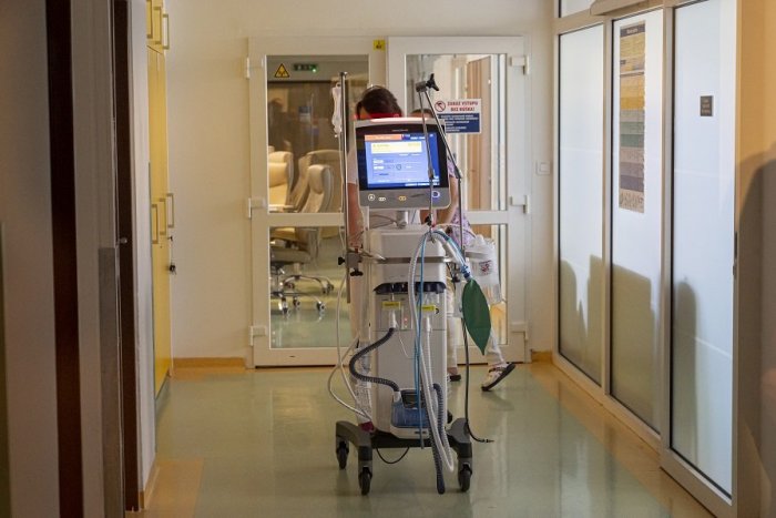 Ilustračný obrázok k článku Nápor na nemocnice v Žilinskom kraji: Lôžka s pľúcnou ventiláciou sú už preplnené