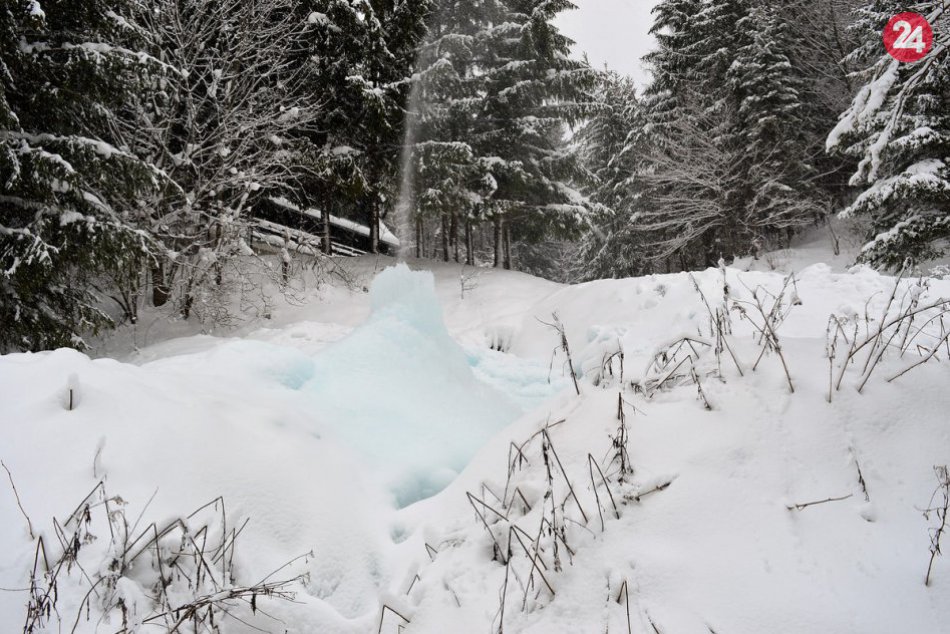 Teploty v Rajeckej doline stúpali: Na obrovský zmrznutý gejzír si počkáme